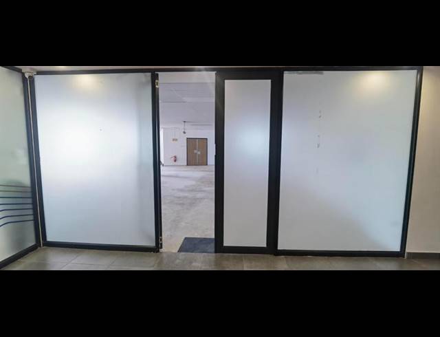 BUSINESS PROPERTY TO RENT IN LYNNWOOD GLEN